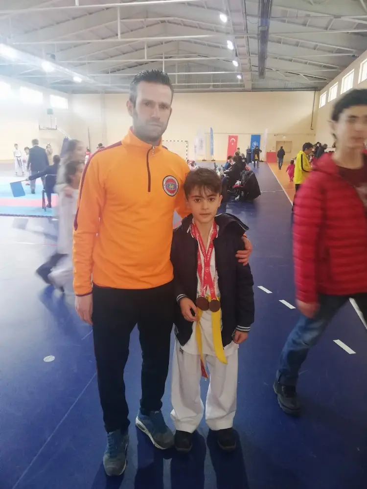 Çınarcık Spor Salonu — Yoga Stüdyoları, Çınarcık · fotoğraf 4