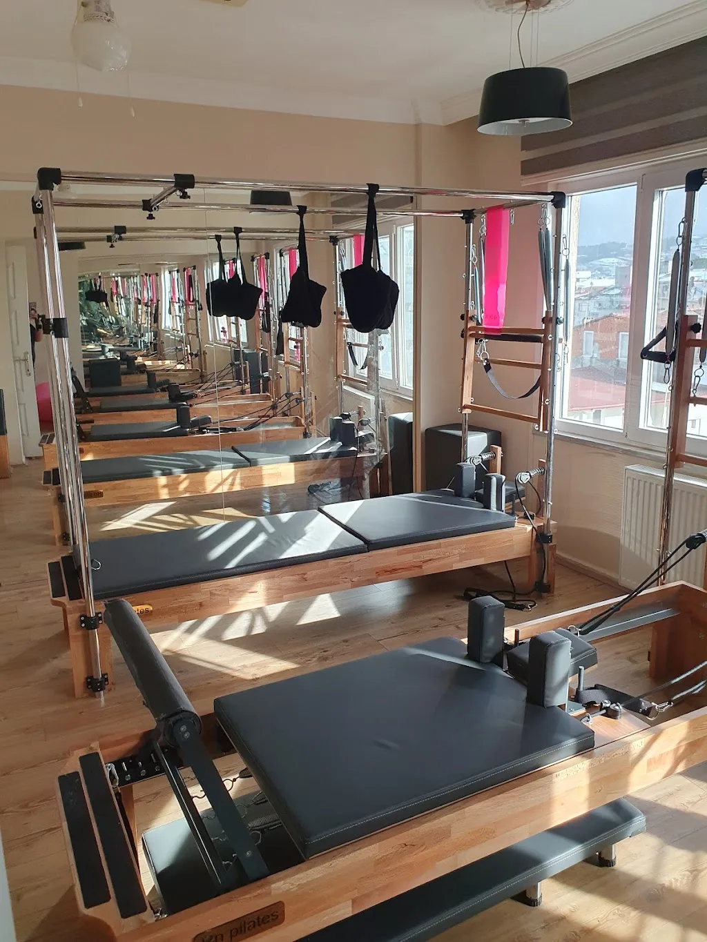 SP PİLATES STUDİO — Pilates Stüdyoları, Merkez · fotoğraf 1