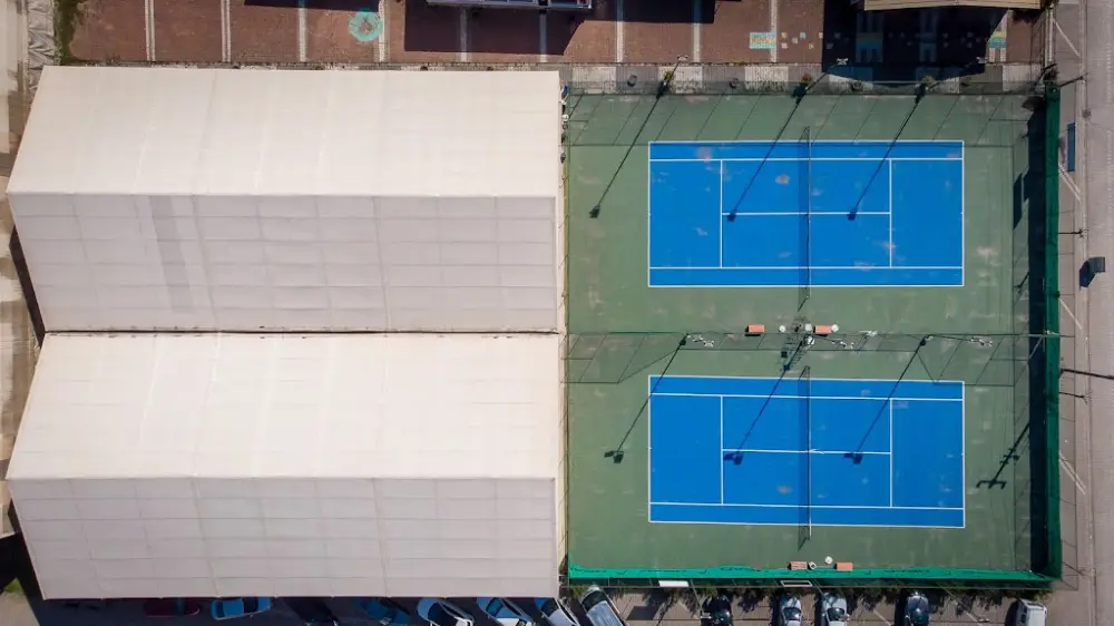 YALOVA TENİS VE DAĞCILIK KULÜBÜ — Tenis Kortları, Merkez · fotoğraf 2