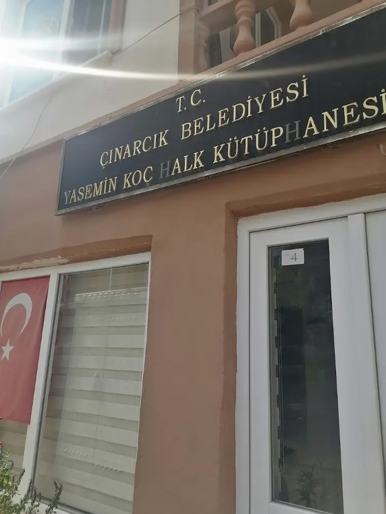 Çınarcık İlçe Halk Kütüphanesi — Kütüphaneler, Çınarcık · fotoğraf 3