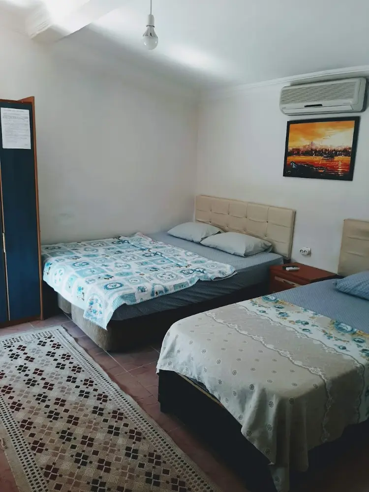 Ay Yat Pansiyon Komutanın Yeri — Termal Oteller, Çınarcık · fotoğraf 2