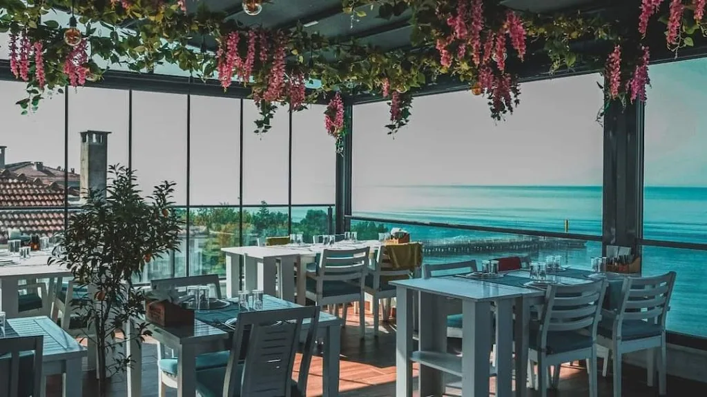 mahalle restaurant — Bilardo Salonları, Çınarcık · fotoğraf 1