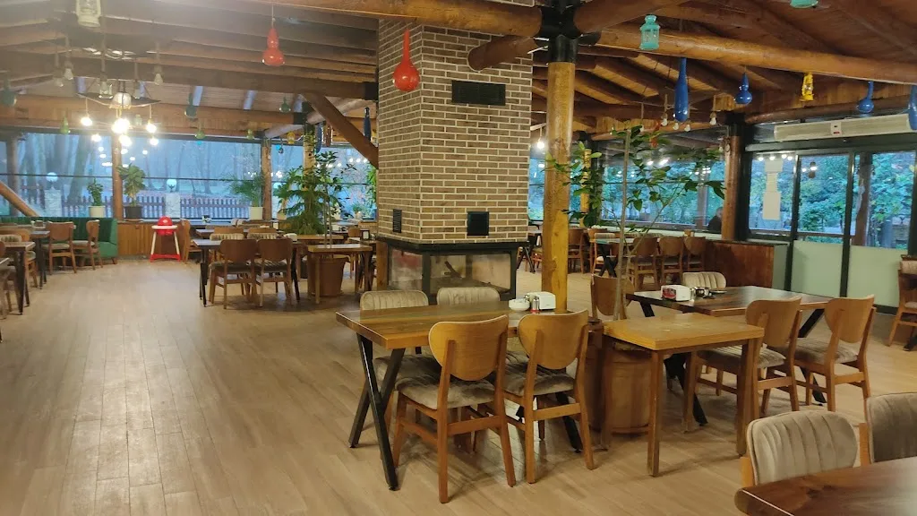 Elif Pide — Bilardo Salonları, Çınarcık · fotoğraf 1