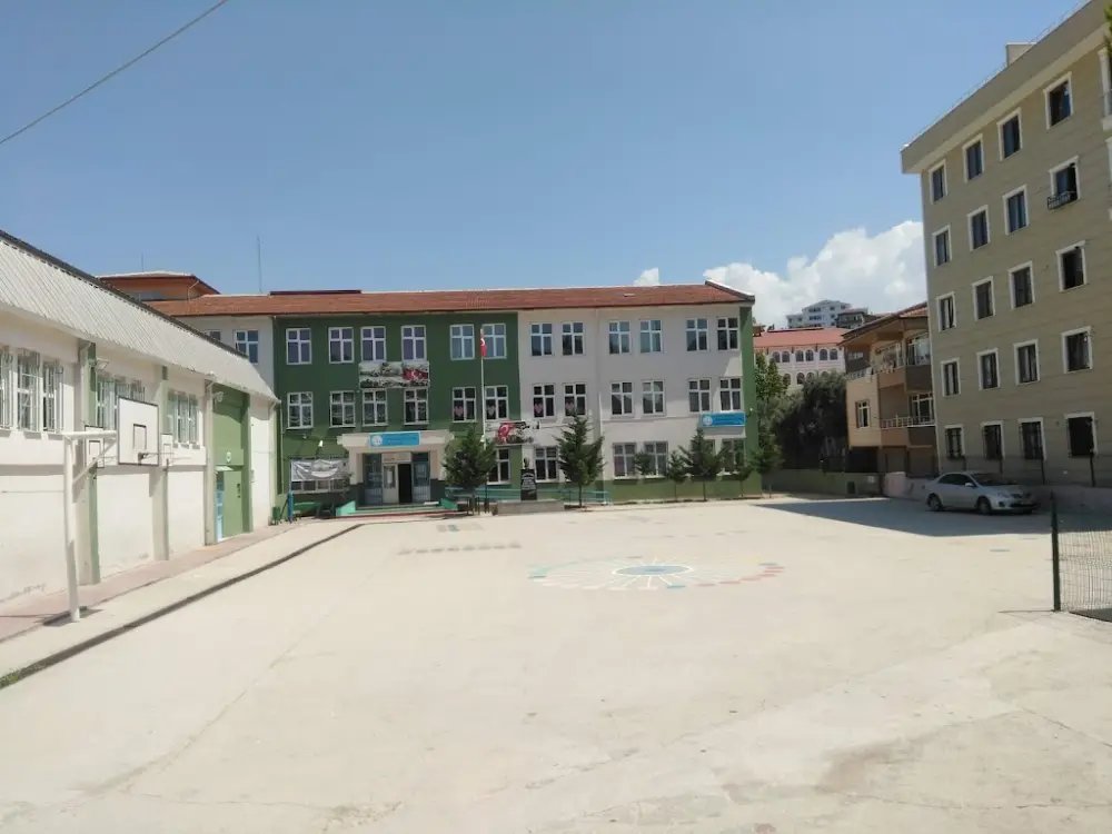 Hüdaverdi Aydın İlkokulu — İlköğretim, Orta öğretim ve Liseler, Çınarcık · fotoğraf 3
