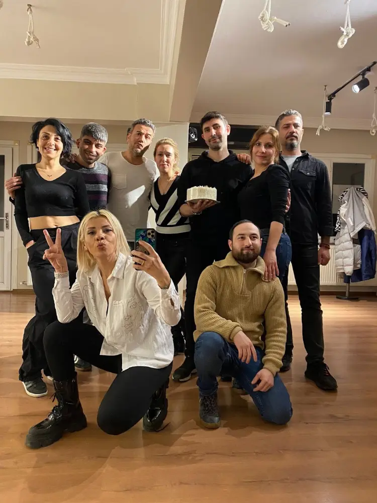 Yalova Dans Bale Kursu Okulu Düğün Dansı, Salsa, Bachata, Tango, Hip Hop, Oryantal, K Pop, Modern Dance, Çocuk Dansı, Zumba — Dans Okulları, Merkez · fotoğraf 2