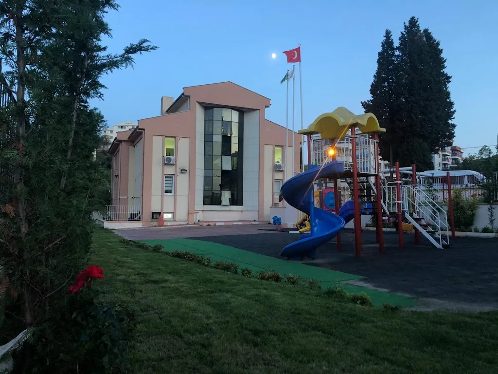 Çiçek Yuvası Anaokulu — Anaokulları Ve Kreşler, Çınarcık · fotoğraf 1