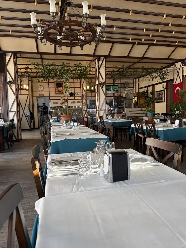Canlı Balık Restaurant — Balık Lokantaları, Çınarcık · fotoğraf 3