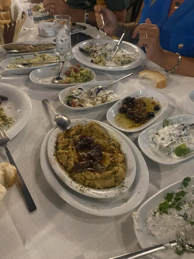 Canlı Balık Restaurant — Balık Lokantaları, Çınarcık · fotoğraf 4