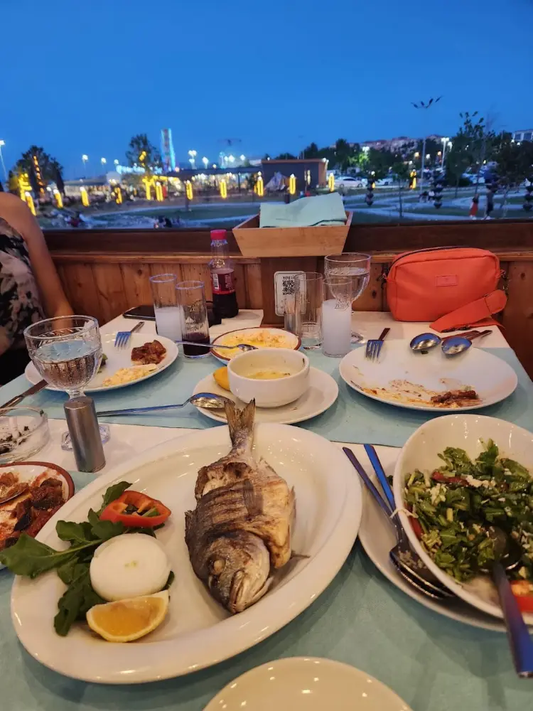 Kıyı Balık Gemi Restaurant Yalova — Balık Lokantaları, Merkez · fotoğraf 4