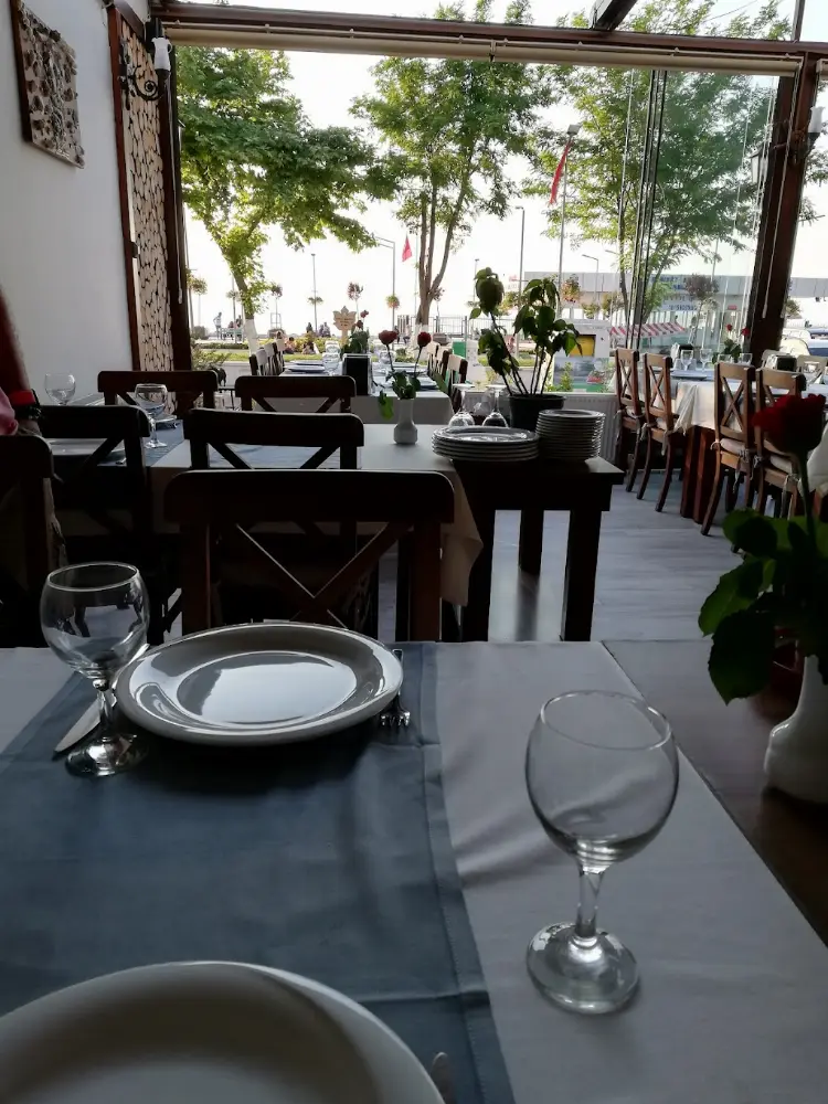 Canlı Balık Motel — Balık Lokantaları, Çınarcık · fotoğraf 2
