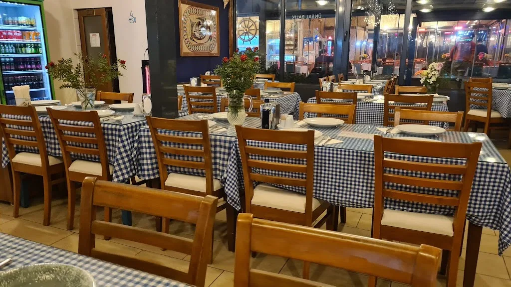 Ünsal Balık — Balık Lokantaları, Merkez · fotoğraf 1