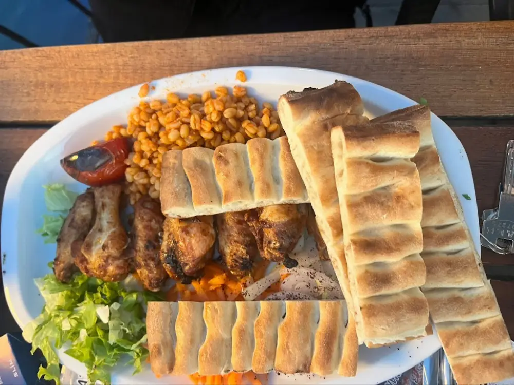 Kırık Çatal Restoran — Balık Lokantaları, Çınarcık · fotoğraf 2