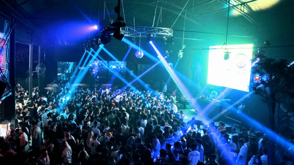 Arkadaş beach club — Balık Lokantaları, Çınarcık · fotoğraf 2