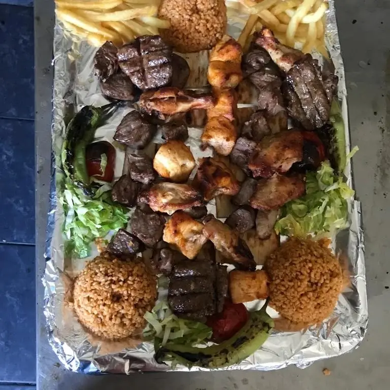 Nehir ızgara Döner İşkembe Kelle Paça Salonu — Balık Lokantaları, Çınarcık · fotoğraf 4
