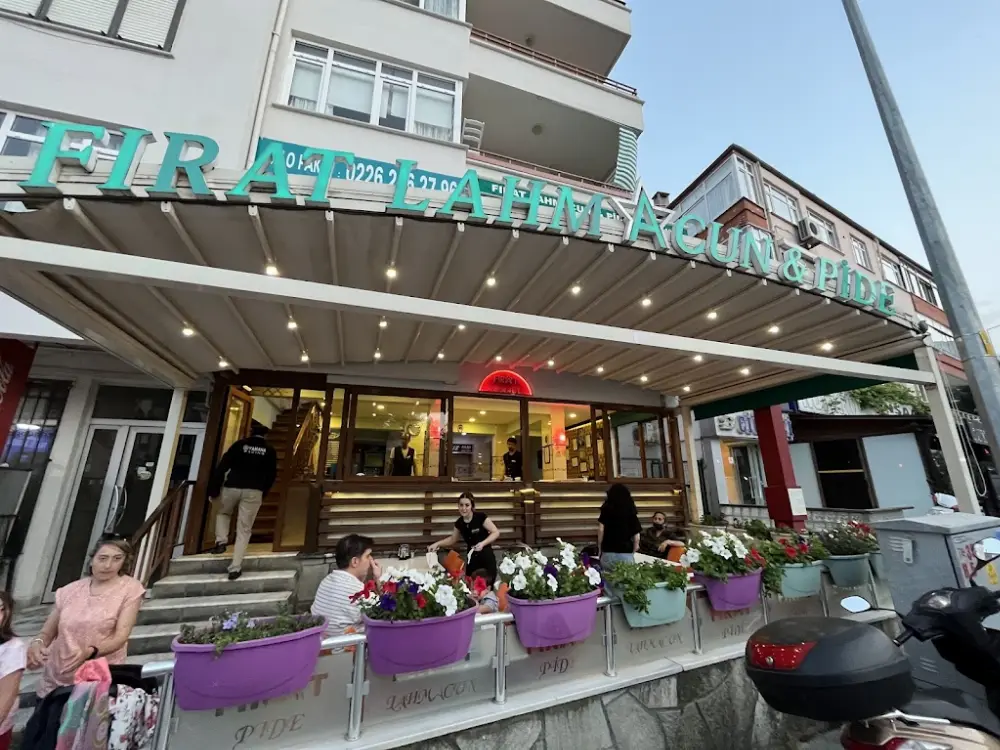 Fırat Lahmacun Pide Salonu — Balık Lokantaları, Çınarcık · fotoğraf 3
