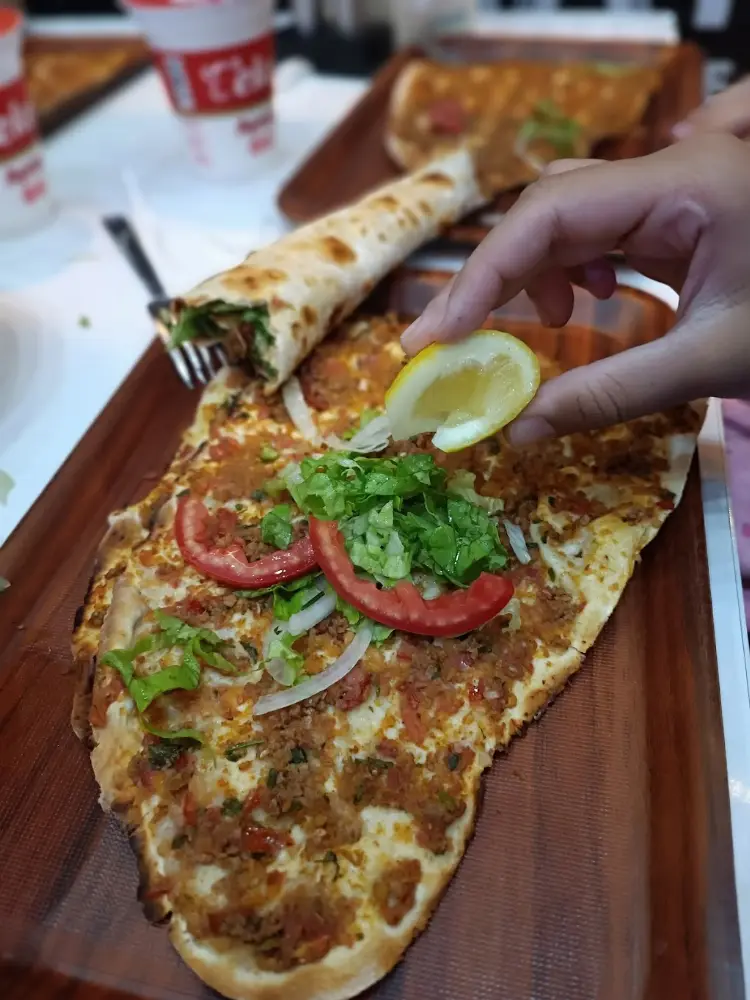 Fırat Lahmacun Pide Salonu — Balık Lokantaları, Çınarcık · fotoğraf 4