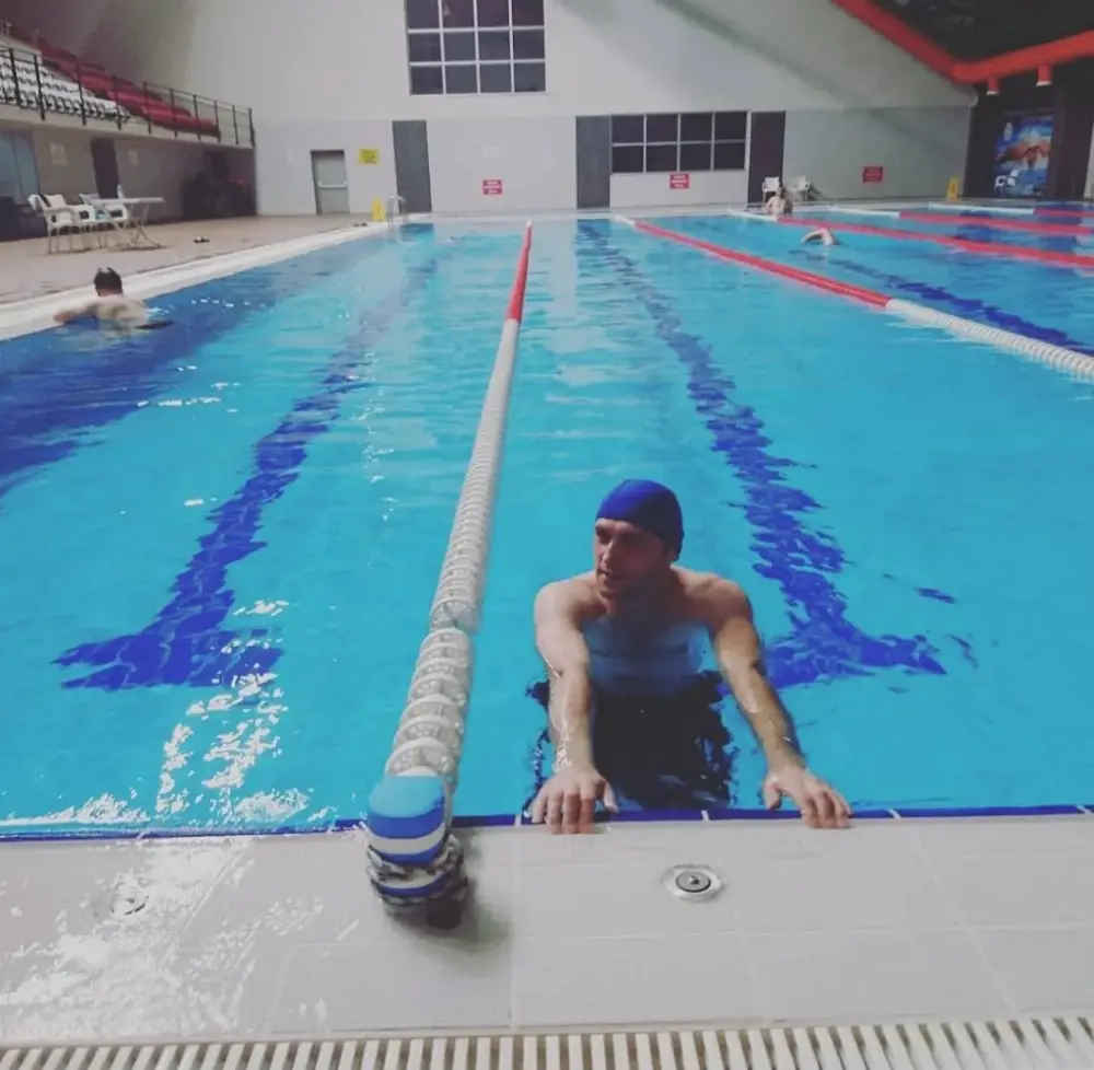 Trabzon Of Yarı Olimpik Kapalı Yüzme Havuzu — Yüzme Havuzları, Of · fotoğraf 2