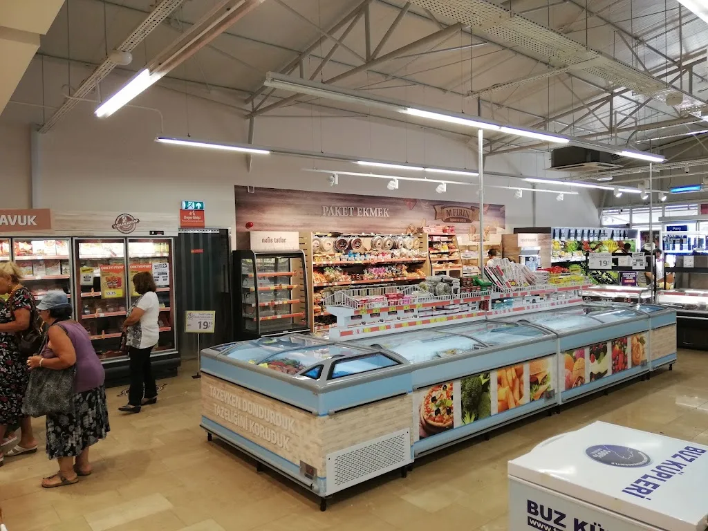 Migros Jet — Marketler, Çınarcık · fotoğraf 1