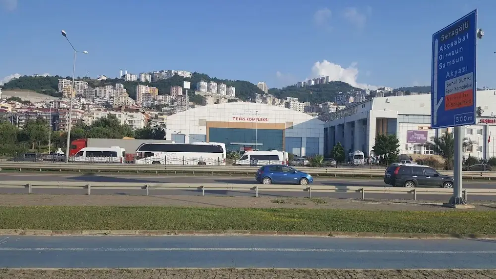 Trabzon Tenis Kompleksi — Yüzme Havuzları, Ortahisar · fotoğraf 5