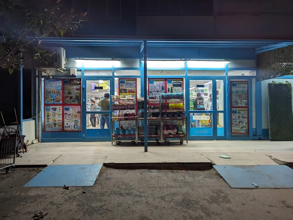 A101 — Marketler, Çınarcık · fotoğraf 1
