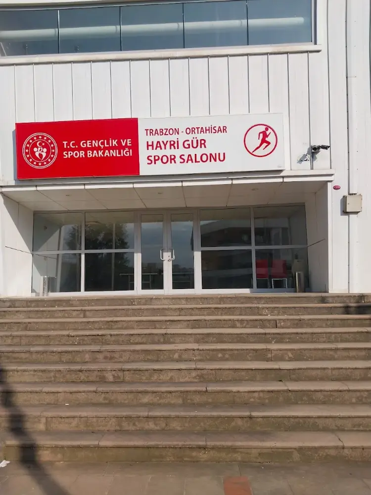 Hayri Gür Spor Salonu — Yüzme Havuzları, Ortahisar · fotoğraf 4