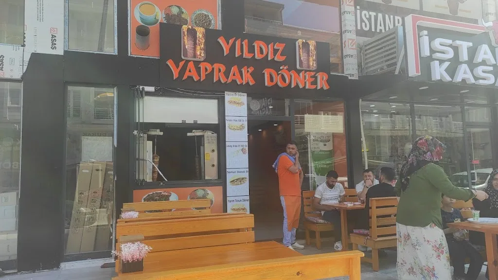Yıldız yaprak döner — Kebapçılar, Çınarcık · fotoğraf 1