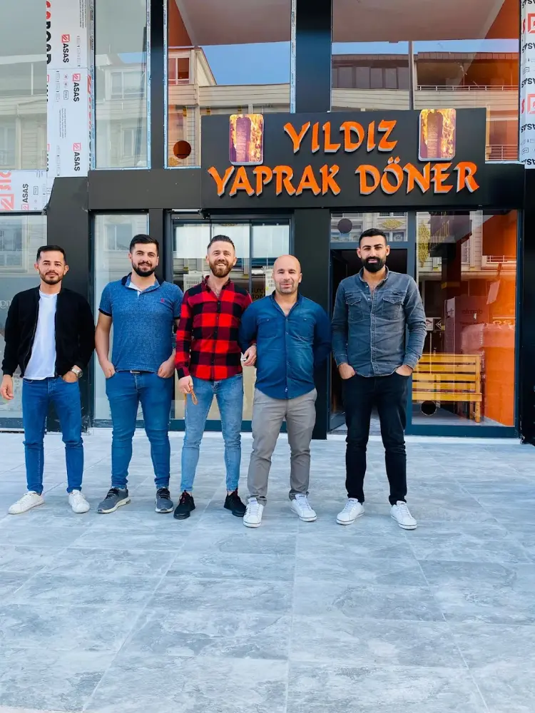 Yıldız yaprak döner — Kebapçılar, Çınarcık · fotoğraf 4