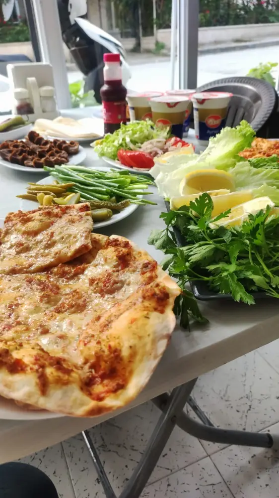 Bahar pide ve lahmacun salonu — Kebapçılar, Çınarcık · fotoğraf 4