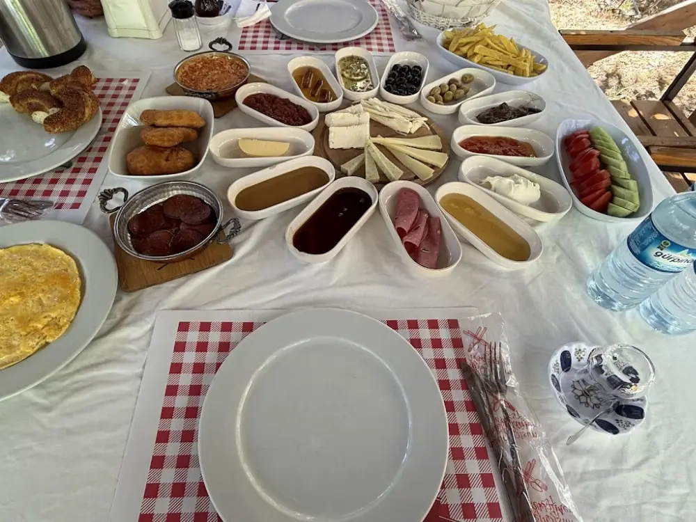 CANER GARDEN Restauran&cafe — Kebapçılar, Çınarcık · fotoğraf 4