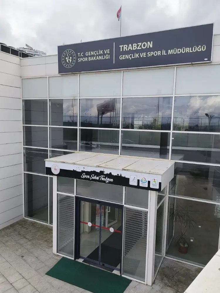 TRABZON GENÇLİK VE SPOR İL MÜDÜRLÜĞÜ — Yüzme Havuzları, Ortahisar · fotoğraf 3