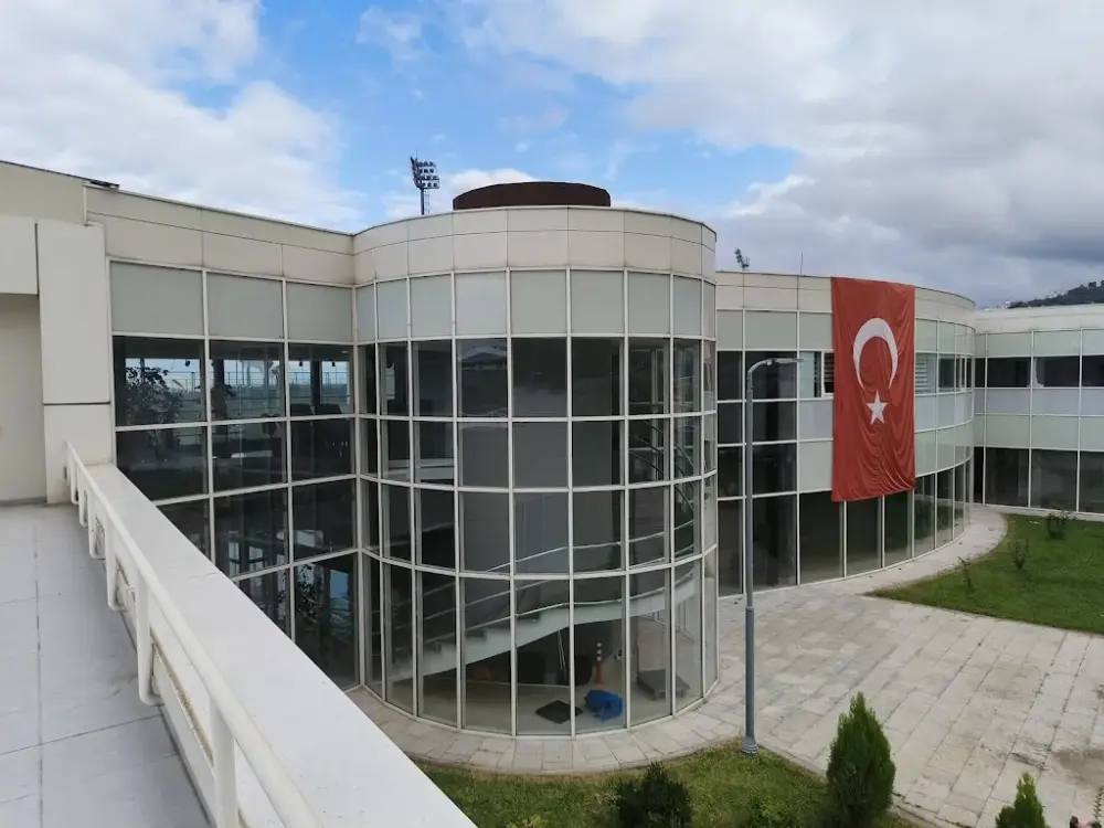 TRABZON GENÇLİK VE SPOR İL MÜDÜRLÜĞÜ — Yüzme Havuzları, Ortahisar · fotoğraf 5