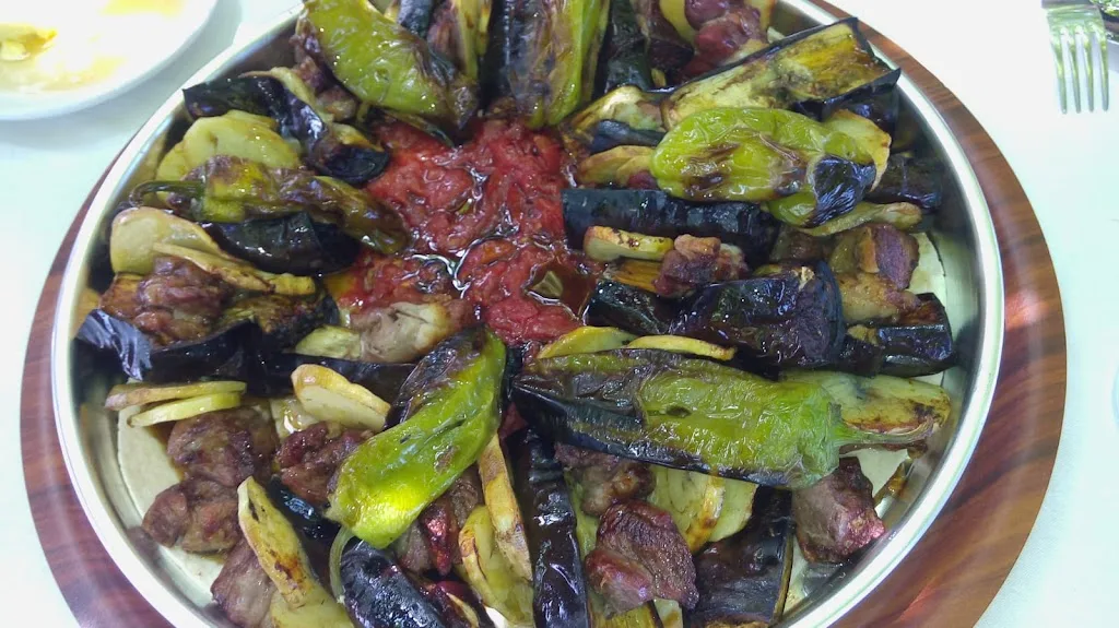 Tepe Et Mangal — Kebapçılar, Çınarcık · fotoğraf 1
