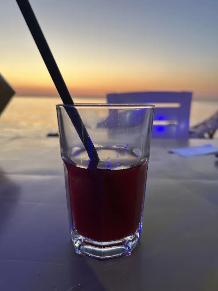 Beyaz Cafe — Kafeler, Çınarcık · fotoğraf 4