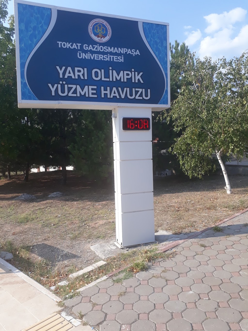 Tokat Gaziosmanpaşa Üniversitesi Yarı Olimpik Yüzme Havuzu