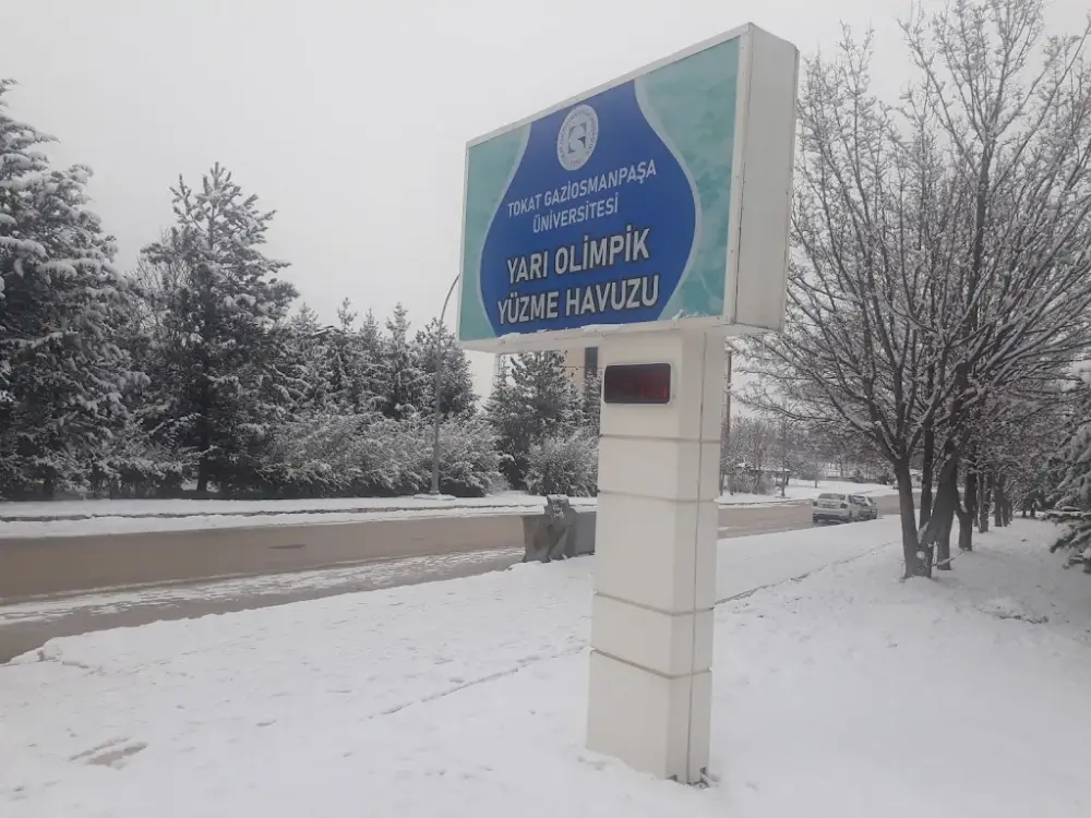 Tokat Gaziosmanpaşa Üniversitesi Yarı Olimpik Yüzme Havuzu — Yüzme Havuzları, Merkez · fotoğraf 5