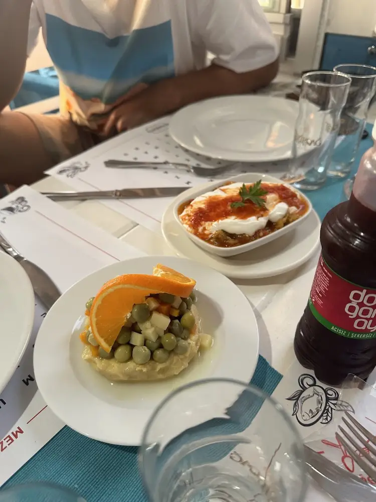 Beyazcafe — Kafeler, Çınarcık · fotoğraf 2