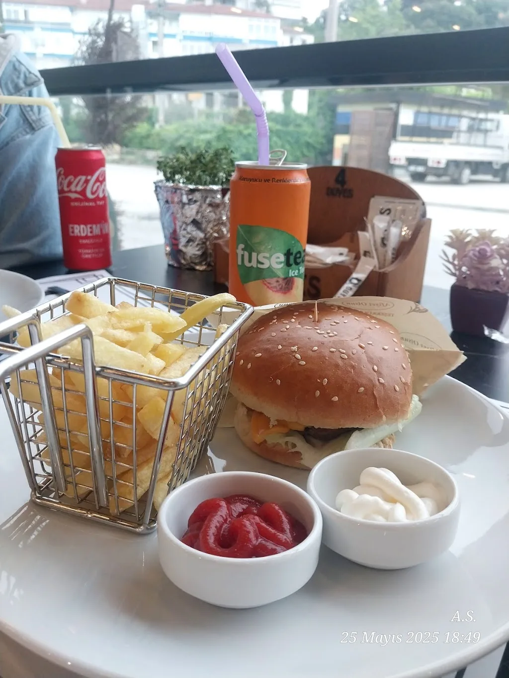 Duyes Cafe Çınarcık — Kafeler, Çınarcık · fotoğraf 1