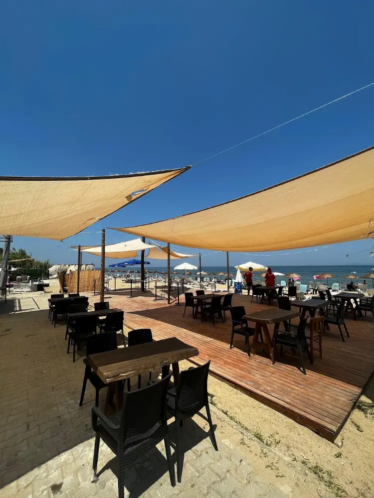 AKRABA BEACH & AİLE PLAJI — Kafeler, Çınarcık · fotoğraf 3