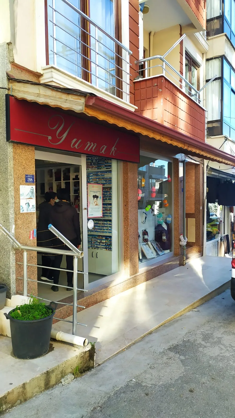 Yumak Tuhafiye — Züccaciye, Çınarcık · fotoğraf 1