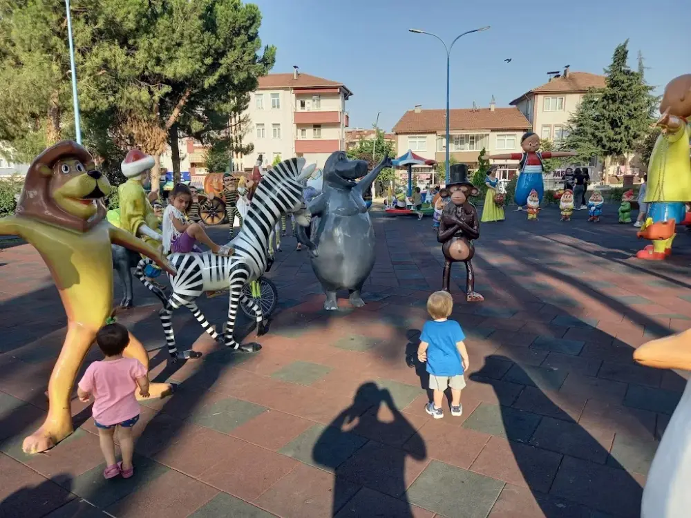 ERBAA BELEDİYESİ YÜZME HAVUZU — Yüzme Havuzları, Erbaa · fotoğraf 3
