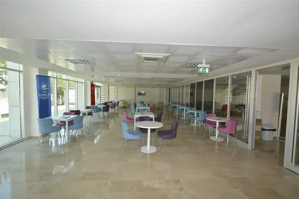 GSB Tokat Gençlik Merkezi — Yüzme Havuzları, Merkez · fotoğraf 4
