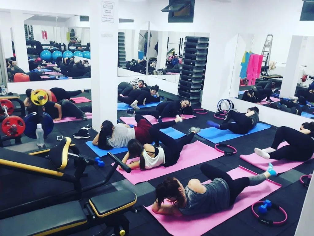 Senfit Spor Salonu — Fitness Merkezleri, Kağıthane · fotoğraf 1