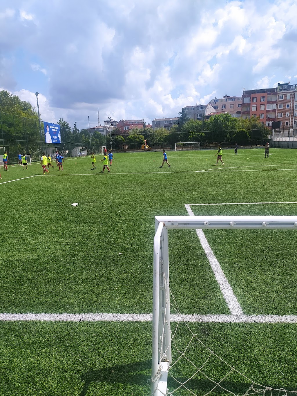 Kağıthane Belediyesi Abide-i Hürruyet Spor tesisleri — Spor Salonları, Kağıthane · fotoğraf 1