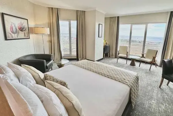 Ramada by Wyndham Tekirdag — Yüzme Havuzları, Süleymanpaşa · fotoğraf 2