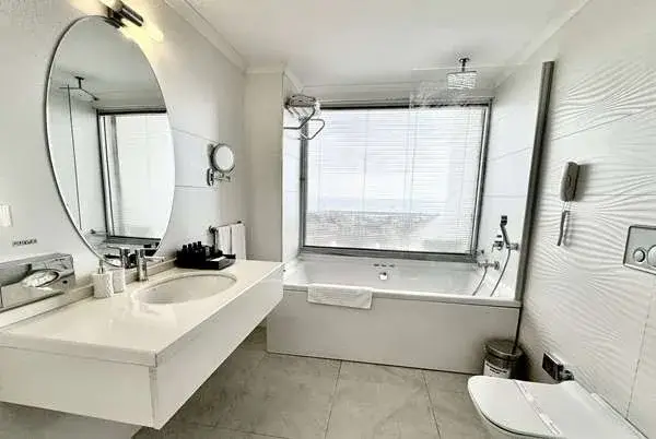 Ramada by Wyndham Tekirdag — Yüzme Havuzları, Süleymanpaşa · fotoğraf 3