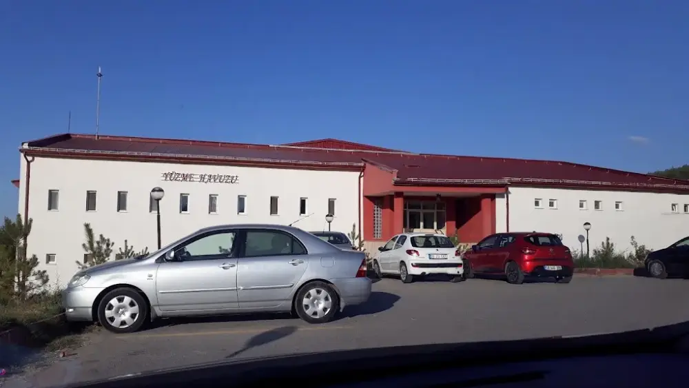 Cumhuriyet Üniversitesi Yüzme Havuzu — Yüzme Havuzları, Merkez · fotoğraf 3
