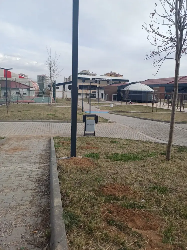 SİVAS BELEDİYESİ ŞEYHŞAMİL SPOR KOMPLEKSİ — Yüzme Havuzları, Merkez · fotoğraf 3