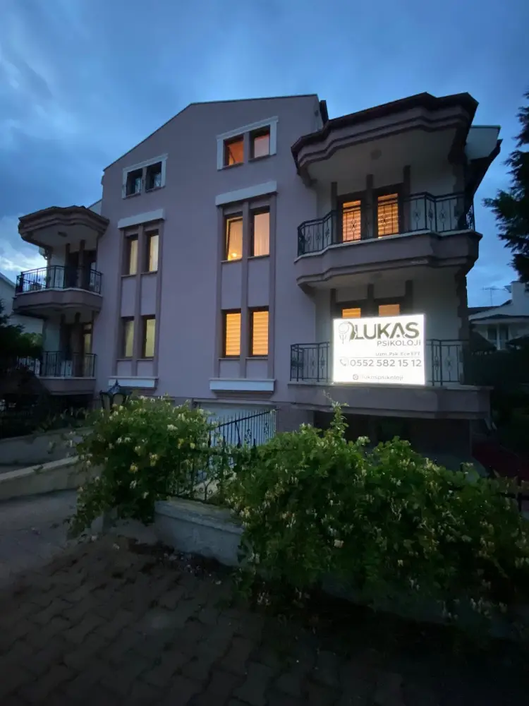 LUKAS PSİKOLOJİ — Psikologlar, Merkez · fotoğraf 2