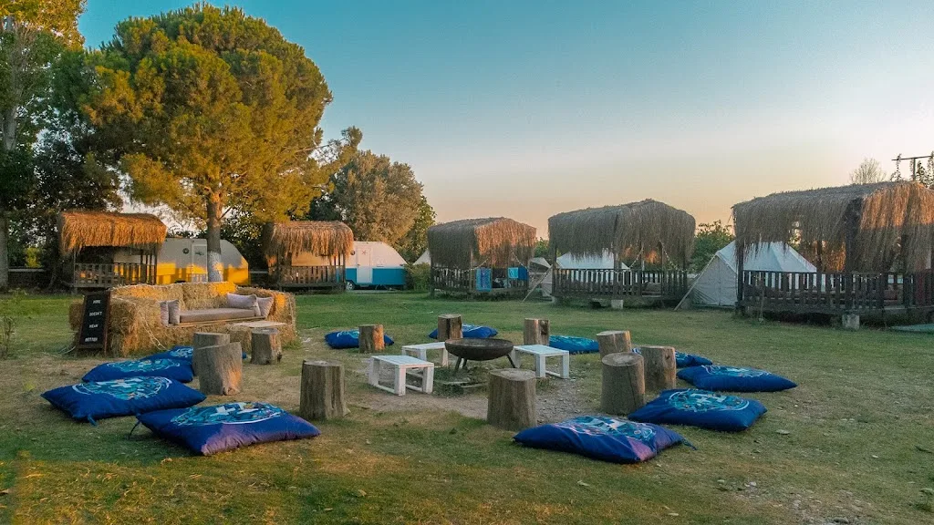 Mona Glamping Caravan Suites — Kamp Alanları, Seferihisar · fotoğraf 1