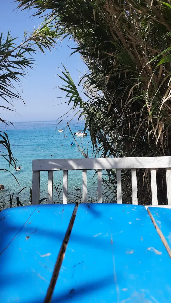 Dolungaz (Işık koyu) bakir koy — Kamp Alanları, Karaburun · fotoğraf 2